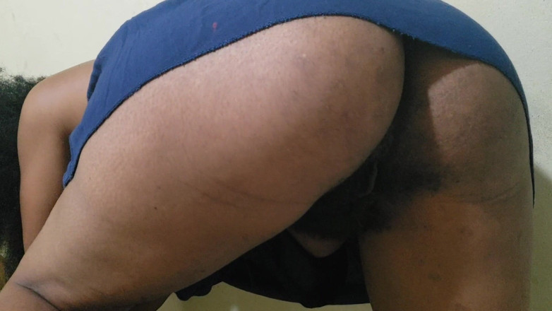 Lovemina: Seksowna gorąca laska zdejmuje swoje stroje, aby podniecić cię w...