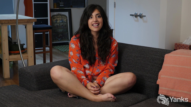 Yanks: Catalina Rene'in bacak sallayarak orgazmları