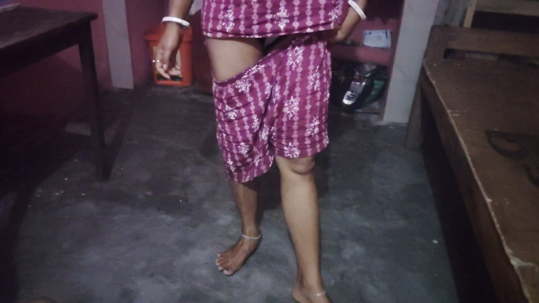 Uttar dinajpur: L'indiana Sutela Bhai vide la sorellastra a fare lo scandalo...