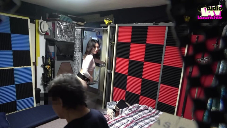 Studio JAV Launcher: 마누라의 28살 친구가 머물러 있고, 유혹이 비밀 불륜과 원시적인 열정의 밤으로 이어진다 - 1화