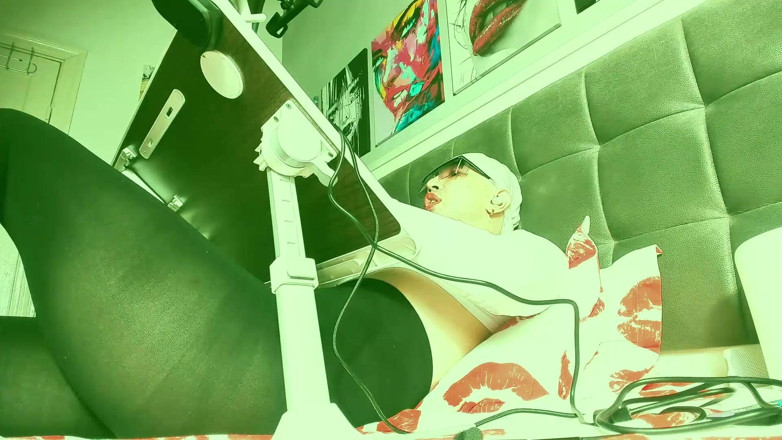 lvxbljs: 비서가 나에게 너무 발정난다고 말해