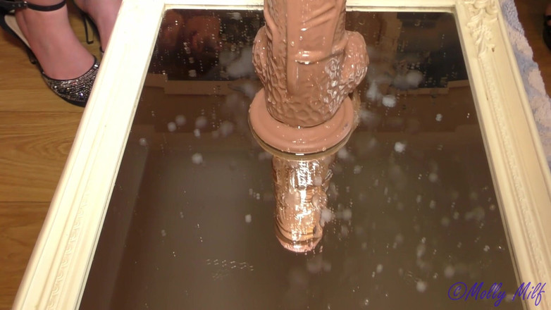 Molly MILF: Милфа в тройничке, время игр с гигантским дилдо