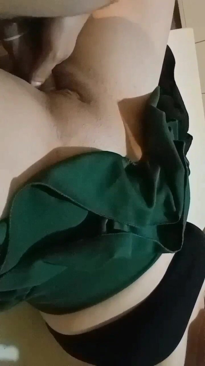 AlessiaAle98: Urmărește-mă cum îți fut soția curvă!"