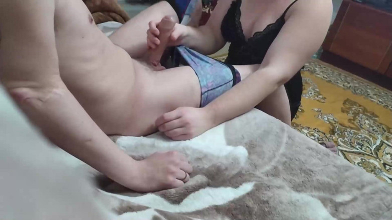 SchoolPrincess: Gran mamada de sensual hermanastra