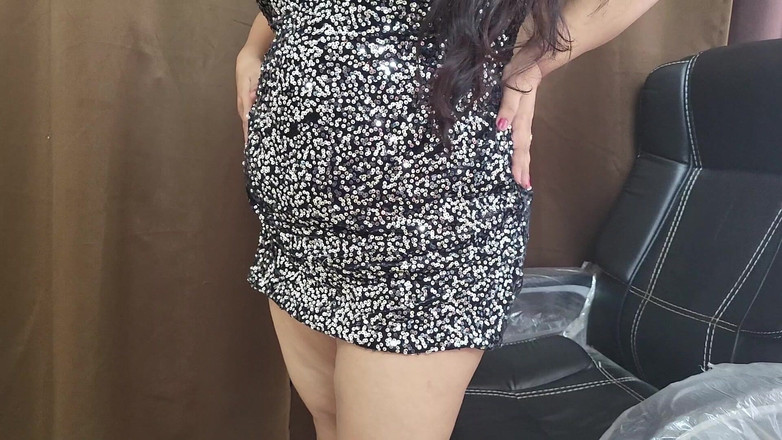 Hot Pavitra: Pertunjukan buku buah dada kelentit pepek glittery