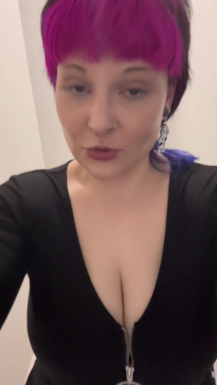 Bigtiddygoth: Ты не захочешь разочаровать меня