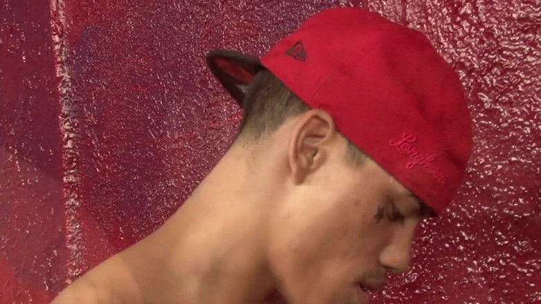 Recent amator bareback French porn: Er lutscht daran und nimmt den Saft in den Mund