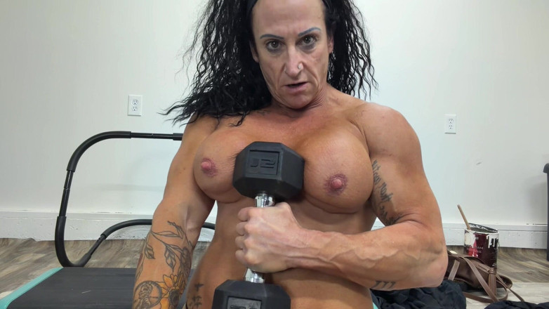 Kandylegsxxx: Kandy Pumps up and Demands Your Nasty Nut