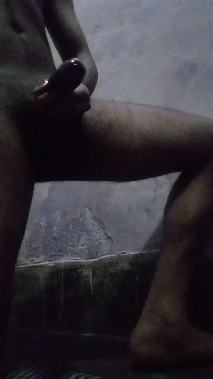 Raaz26d: Indický mladý chlapec masturbuje