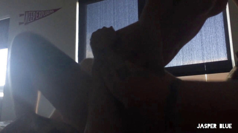 Jasper Blue: Una cavalcata sul cazzo al tramonto