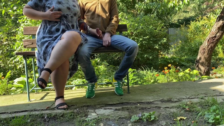 OurFetishLife: 严格的岳母让我很快射精