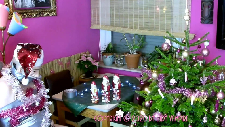 Domina Lady Vampira - SM Studio Femdom Empire: 징징 볼 - 락다운 1부의 산타클로스
