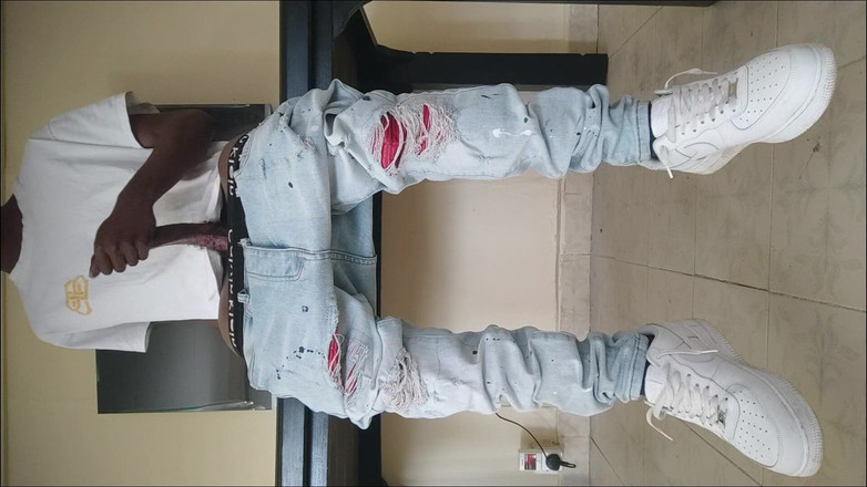 Gay black steel Africa: Hitam dengan batang besar di Streetwear Jerk dan pancutan mani (4)