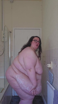 SSBBW Bathroom Cream Belly Body