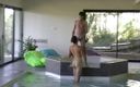 French Twinks Amator videos: Sexy gay ošukaná plavcem v bazénu