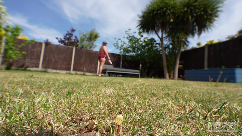 Sasha Curves: Giantess Goes Sunbathing