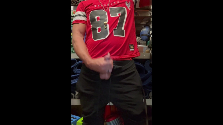 JockDad87: Jockdad87 espirra um monte de água na camisa dele com o...