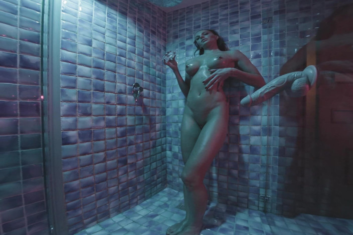 VR Bananas: Monica liebt sex in der dusche