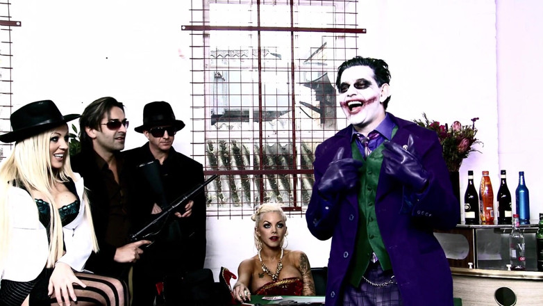 Superhero: Pesta seks kelompok yang luar biasa dengan Joker dan sekumpulannya