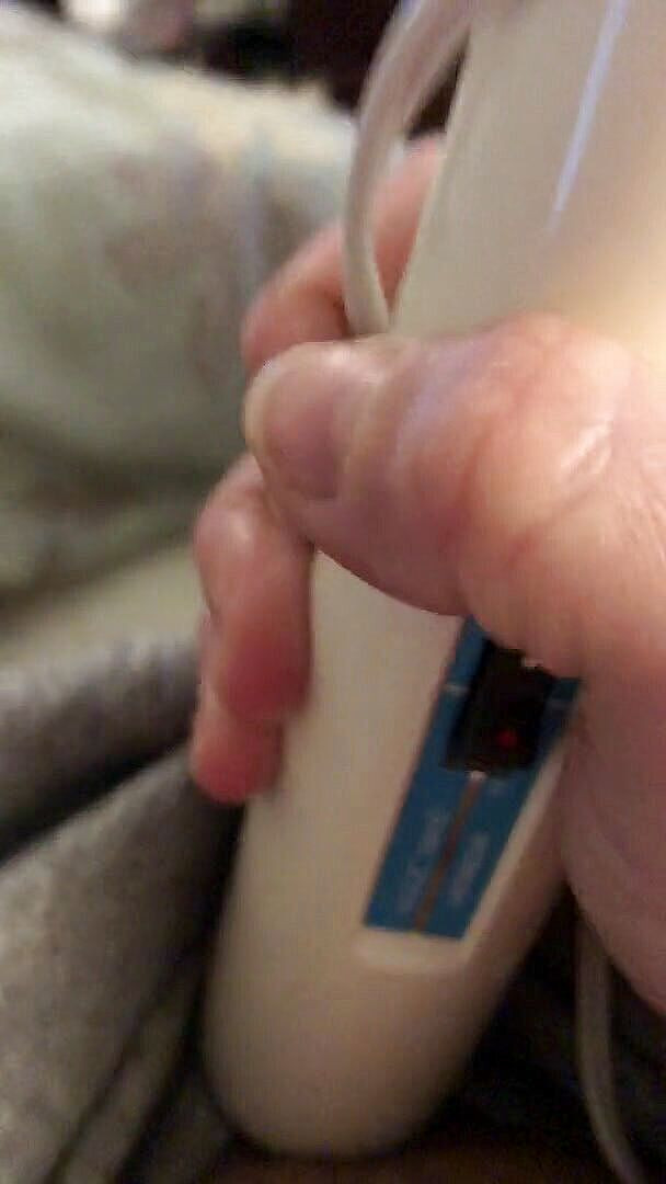 Bad Girl Inc: 내 Hitachi와 함께하는 빠른 자위