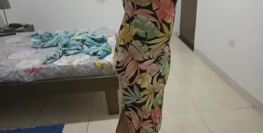 Pikaa6: 18-letnia brunetka z dużymi piersiami w hotelu w Miami Stany...