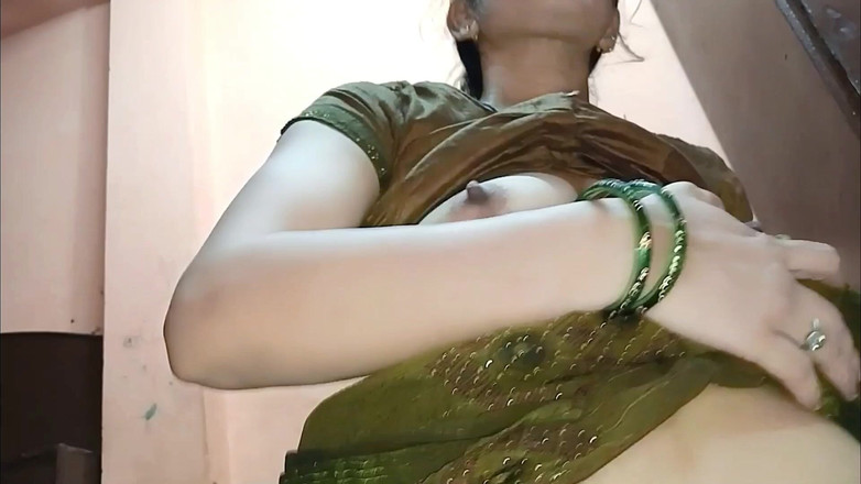 Janvibhabhii: Pasangan yang baru nikah berhubungan seks di tengah malam