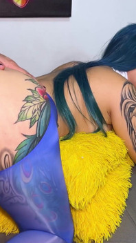 Bulma 在 vegetta 火车时乱搞 goku