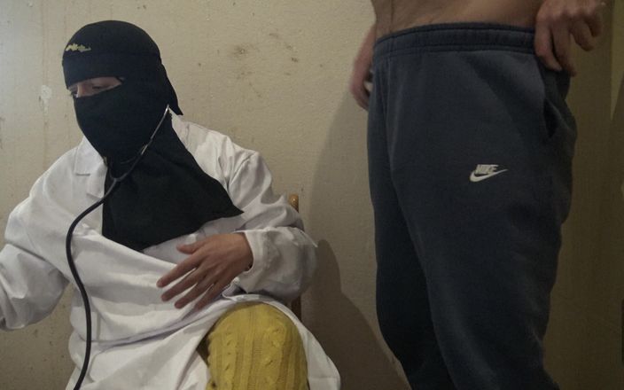 Souzan Halabi: Utangaç çocuk Müslüman hemşire yarağına dokunduğunda şok oluyor