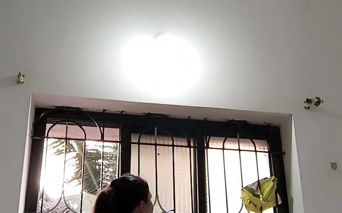 pujaprem: Hintli çift banyoda romantizm yaşıyor