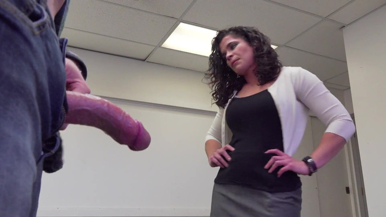 Sammi Starfish: Stepmom awkward blowjob