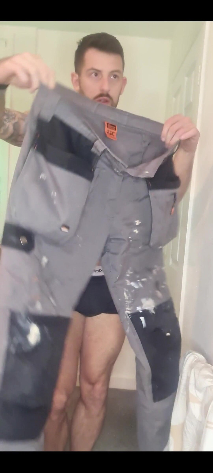 Englishtom20vip: Assista me levar meu uniforme de trabalho