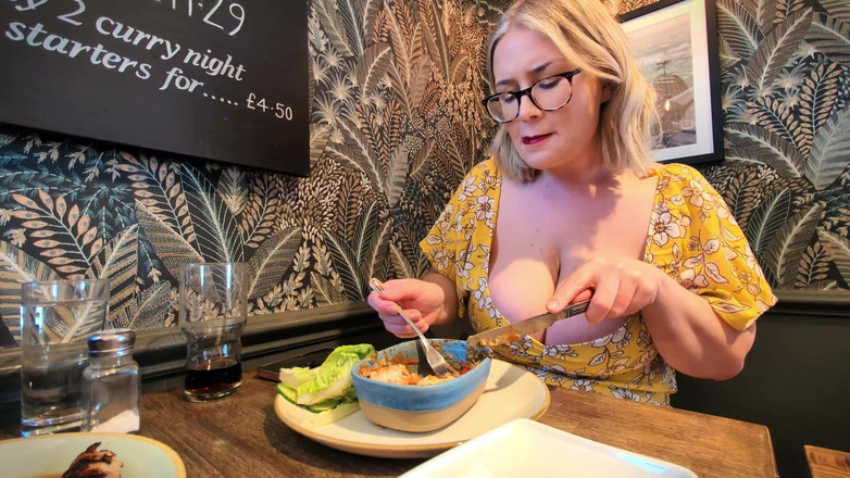 JessieHH: सौतेली मम्मी sfw Free के साथ रात का खाना