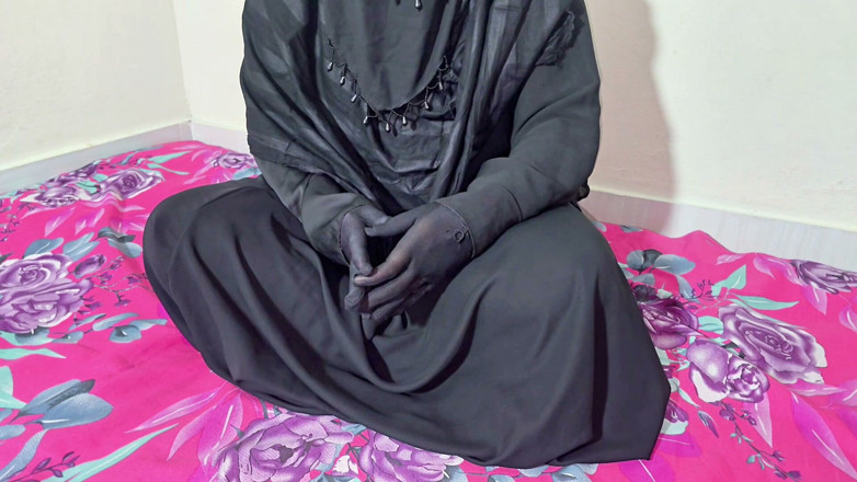 BD_X_HUB: Ngentot gaya doggy istri berhijab hujur dengan ganas.