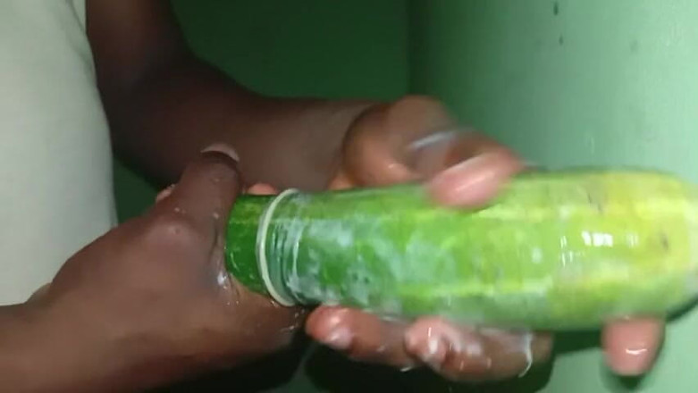 Badman4606: Ich streichcke meine gurke schön und langsam