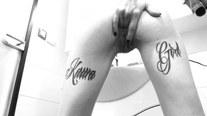 InkedKawaGirl: Małe palcówka tyłka