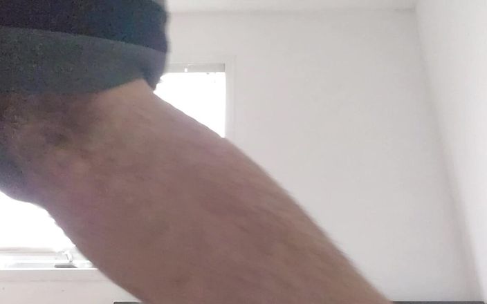 s3xraen: Až na čůráka, Vedle tvého domu.