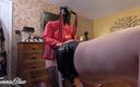 Mistress Jenna: Chico cachondo abierto y follado en medias de nylon por...