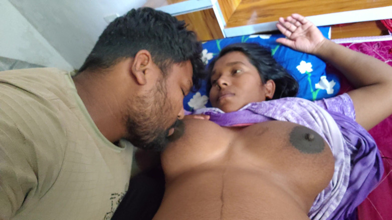 Premi pooja: Devar apni, schwangere bhabhi ka möpse lutschen kar raha he -...