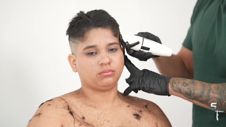 Shave Flix: Kiki afeitado