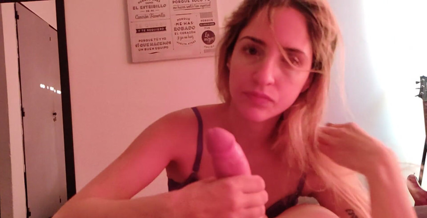 DivinaMaruuu: Eu acordei querendo chupar seu pau e engolir toda a...