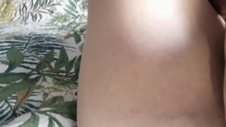 Dani Leg: 섹시한 다리를 보여주는 탄 팬티 스타킹을 입은 Dani_leg