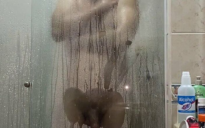 Tomas Styl: Colombian Guy Taking a Shower
