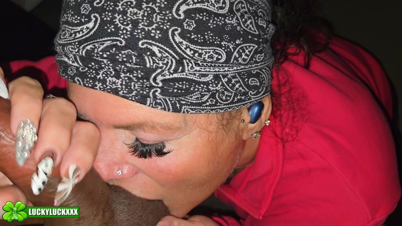 Lucky Luck XXX: ラッキーガール ホリー・ハントレス - ホットワイフが最高の視点フェラチオを