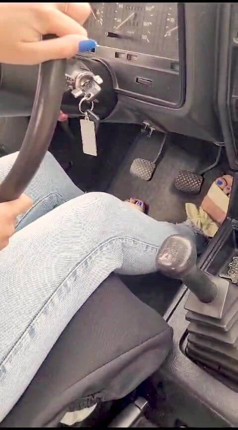 M4ndy: 출근하지만 차는 시작되지 않습니다.