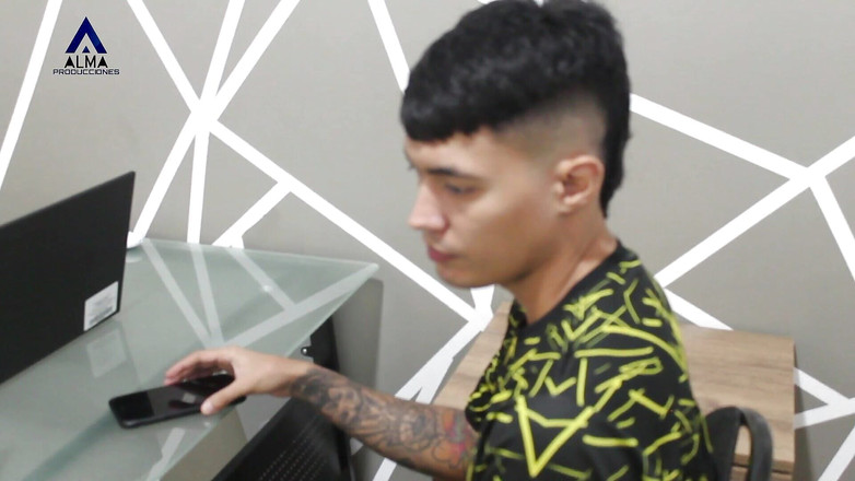 Ferragamo: 我点了润滑剂，最后用它们操送货员