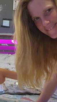 You Dont Wanna Miss...sexy Babe Getting Fucked by Sex Machian