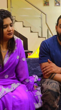 Honey Desi Bhabhi Gets Naughty in Saree