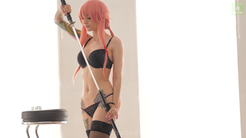 Purple Bitch: Yuno suka anal 4k. Bagian 2