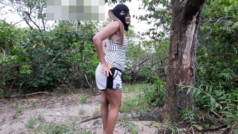Novinha Insaciavel: Puta dando mamada en la playa y dando su culo