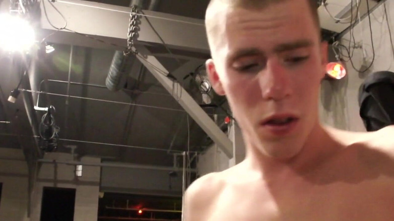 BAREBACK COMMUNITY: Tolong creampie saya dengan air mani